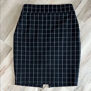 Express Black and White Knee-length Pencil Skirt